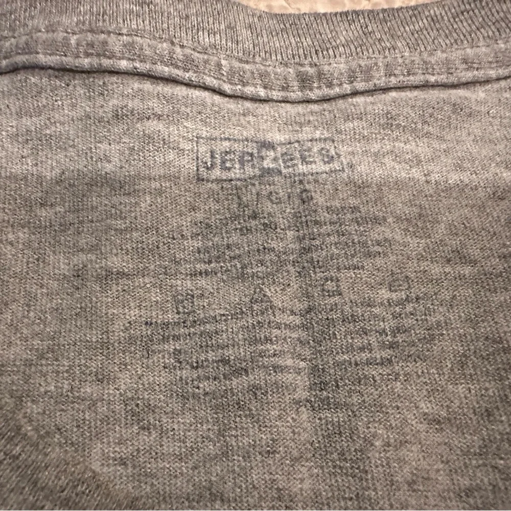 Gray Jerzee’s Men Sleeveless Top-Size- Large - Picture 5 of 8